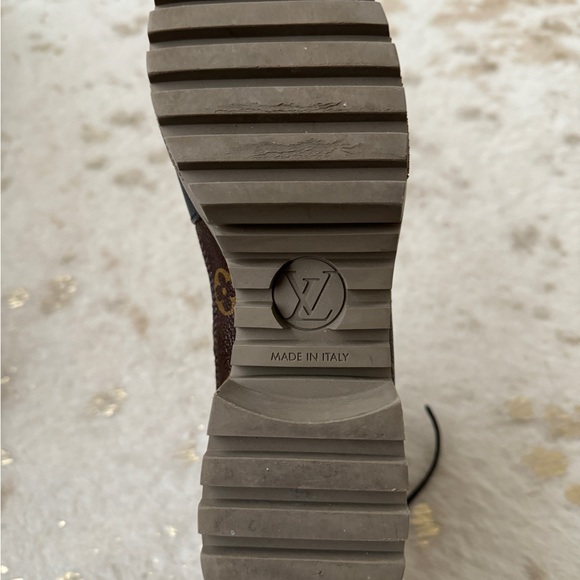 Laureate Platform Desert Boot - Picture 13 of 13